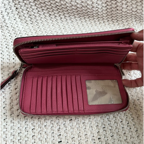 NWOT Michael Kors Wristlet/wallet - Picture 3 of 4